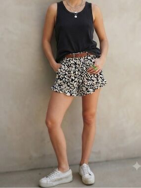 🌼 90s Daisy Print Floral Ruffle Hem Women’s Shorts Large Y2K Loose Fit Pull On